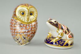 TWO ROYAL CROWN DERBY PAPERWEIGHTS, 'Frog' gold stopper and 'Barn Owl' silver stopper (2)