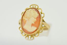 A MID TO LATE 20TH CENTURY CAMEO RING, a shell cameo measuring approximately 16.5mm x 12.0mm, ring