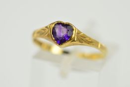 A LATE 20TH CENTURY 9CT GOLD AMETHYST HEART RING, diamond cut shoulder detail, ring size N1/2,