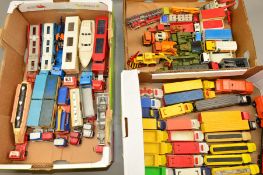 A QUANTITY OF UNBOXED AND ASSORTED LIGHTLY PLAYWORN MATCHBOX 'KING SIZE' AND CORGI LORRY/TRUCK
