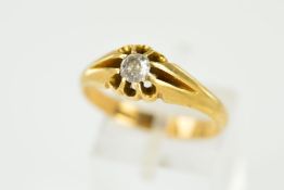 AN EARLY 20TH CENTURY SINGLE STONE DIAMOND GYPSY STYLE RING, estimated old European cut diamond