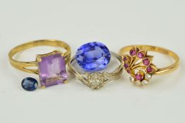 AN ASSORTED JEWELLERY COLLECTION to include a single stone amethyst ring, emerald cut measuring
