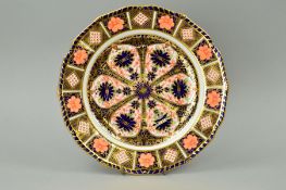 A ROYAL CROWN DERBY IMARI PLATE, '1126' pattern, diameter 22.5cm