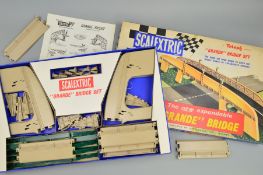 A BOXED SCALEXTRIC 'GRANDE' BRIDGE SET, No.MM/A229, contents not checked but appears largely