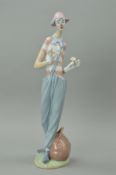 A BOXED LLADRO FIGURE, 'Clown in Love' No6997, designer Javier Molina, height 35.5cm