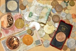 A BOXED OF MIXED COINAGE