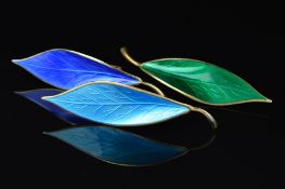 THREE NORWEGIAN ENAMEL LEAF BROOCHES BY WILLY WINNAESS FOR DAVID ANDERSEN, all of the same single