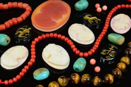 A SELECTION OF MAINLY SEMI PRECIOUS LOOSE GEMS, to include turquoise beads, tiger's eyes, coral