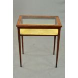 AN EDWARDIAN MAHOGANY AND EBONY BANDED TABLE DISPLAY CABINET, of rectangular form, hinged top,