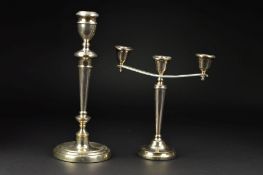 AN ELIZABETH II SILVER THREE LIGHT CANDELABRUM, bell shaped holders on a plain bar arm, the