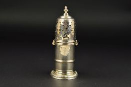 A WILLIAM III BRITANNIA STANDARD SILVER LIGHTHOUSE CASTER, London 1701, maker's mark rubbed, knopped