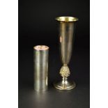 AN ELIZABETH II SILVER CYLINDRICAL BOX AND COVER, the pull off cover set with a carved pink
