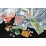 A SELECTION OF AGATE PIECES, to include banded agate cabochons, banded agate drops, moss agate