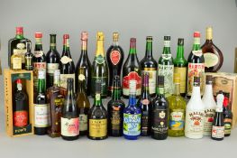 A COLLECTION OF OVER TWENTY FIVE BOTTLES OF WINE, PORT AND SPIRITS, including half bottles and