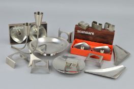 A SMALL PARCEL OF VINTAGE STAINLESS STEEL ITEMS, etc, to include two pairs of Stelton triangular