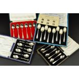 A GEORGE V CASED SET OF SIX OLD ENGLISH PATTERN SILVER TEASPOONS, bearing 1935 Jubilee hallmarks for