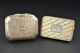 A GEORGE IV SILVER VINAIGRETTE, of canted rectangular form, engine turned decoration with blind