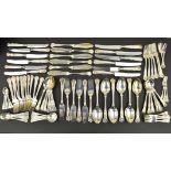 A SET OF ELIZABETH II SILVER KINGS PATTERN FLATWARE, maker L & Co, Birmingham 1977, comprising six