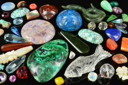 A SELECTION OF MAINLY SEMI PRECIOUS LOOSE GEMS, to include turquoise cabochons, malachite, lapis