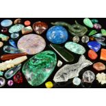 A SELECTION OF MAINLY SEMI PRECIOUS LOOSE GEMS, to include turquoise cabochons, malachite, lapis