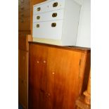 AN OAK TWO DOOR WARDROBE, a matching tallboy and a modern chest of three drawers (3)