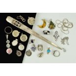 A SELECTION OF MAINLY SILVER AND WHITE METAL JEWELLERY to include a letter opener, a small oval