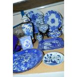 A COLLECTION OF LATE 19TH AND 20TH CENTURY JAPANESE BLUE AND WHITE CERAMICS to include vase and