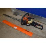 A STIHL HS80 PETROL HEDGE TRIMMER (pulls but doesn't start)