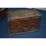 A GEORGIAN ELM BLANKET CHEST, with double handles, width 91cm x depth 46.5cm x height 59cm (s.d. and