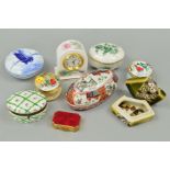 A SMALL GROUP OF TRINKETS, to include Halcyon Days enamel boxes 'Christmas 1977' and 'Christmas