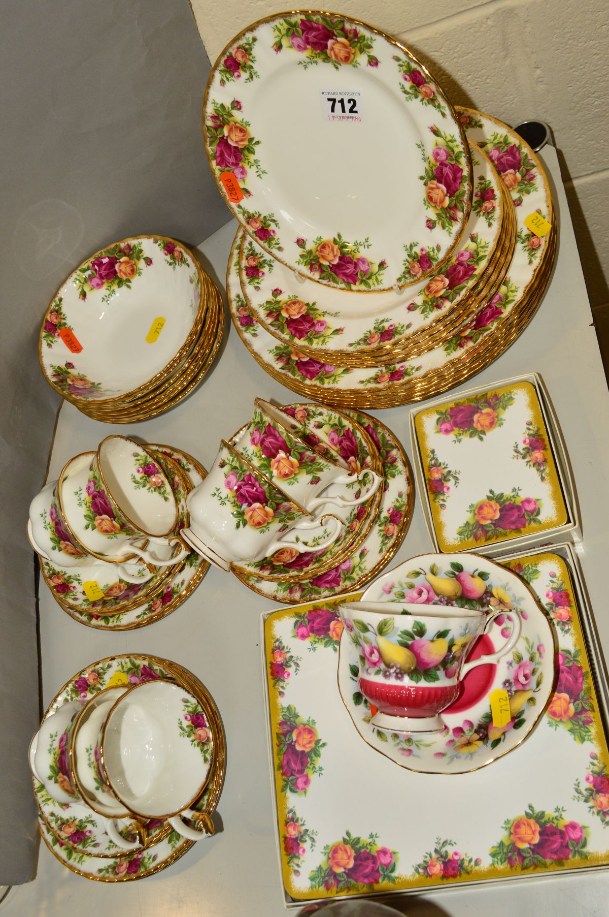 ROYAL ALBERT 'OLD COUNTRY ROSES' (SECONDS) TEAWARES, to include six dinner plates, six dessert