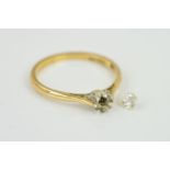 A 9CT GOLD SINGLE STONE DIAMOND RING, diamond is loose, the loose brilliant cut diamond estimated