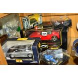 A QUANITY OF BOXED MODERN DIECAST VEHICLES, Onyx, Burago, Maisto etc (5)