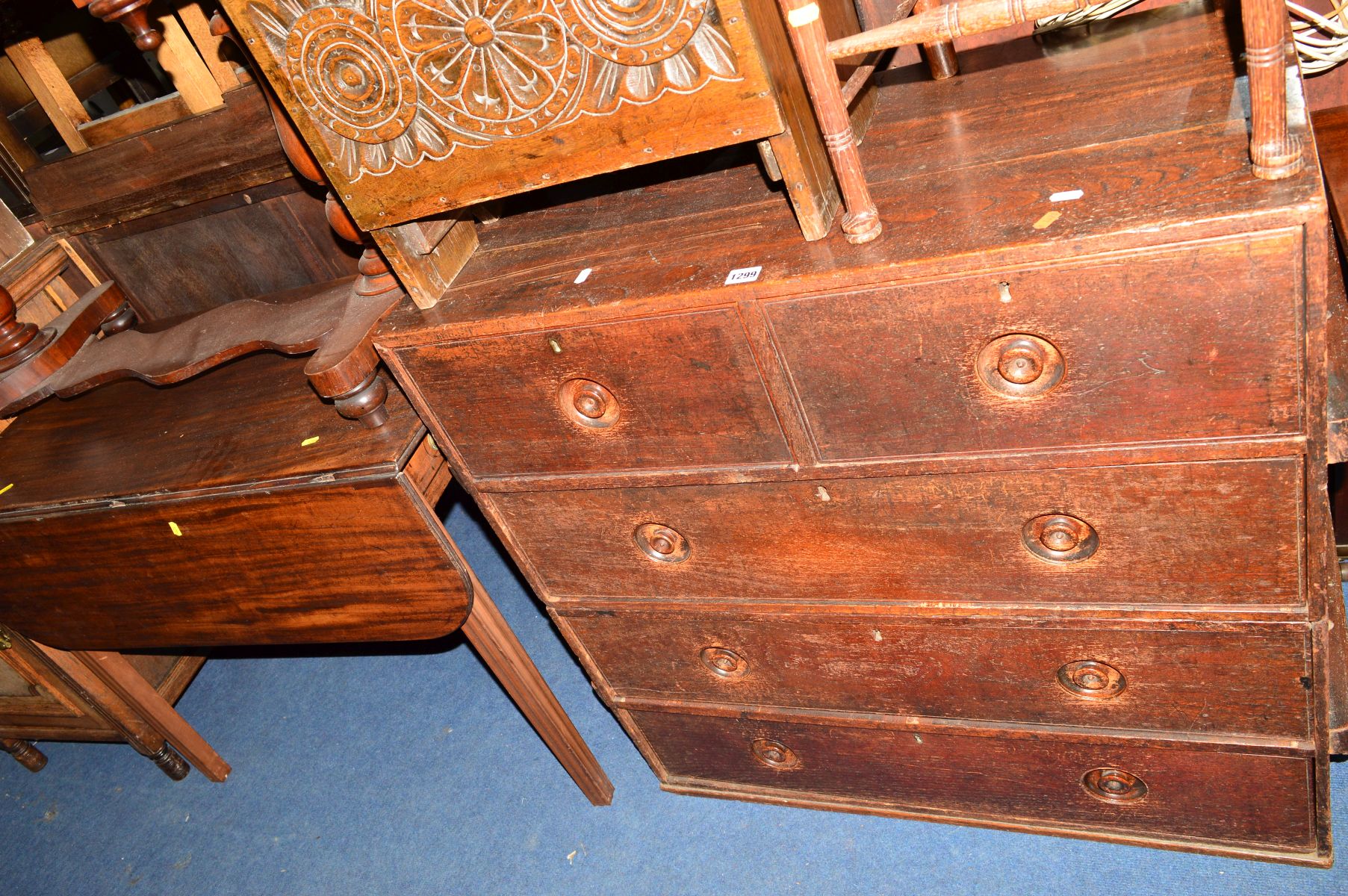 AN EARLY 20TH CENTURY OAK CHEST OF TWO SHORT AND THREE LONG DRAWERS, width 90cm x depth 51cm x