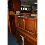 AN OAK PANELLED TWO DOOR WARDROBE (key), an oak chest of three drawers, an Art Deco sideboard with