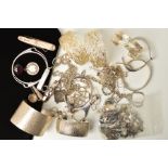 A SELECTION OF SILVER AND WHITE METAL JEWELLERY, to include bangles, bracelets, necklaces, a posy