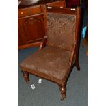 AN EDWARDIAN MAHOGANY PARLOUR CHAIR