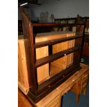 A GEORGIAN OAK THREE TIER WALL MOUNTED PLATE RACK