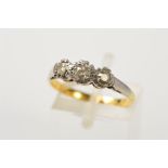 AN EARLY 20TH CENTURY 18CT GOLD THREE STONE DIAMOND RING, designed as three graduated diamonds,