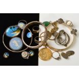 A SELECTION OF SILVER AND WHITE METAL JEWELLERY, to include a Wedgwood brooch and ring, a pair of