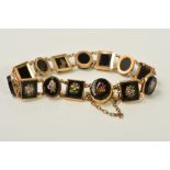 AN EARLY TO MID 20TH CENTURY MICRO MOSAIC BRACELET, designed as alternate rectangular and oval
