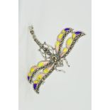 A MARCASITE AND PLIQUE-A-JOUR ENAMEL DRAGONFLY BROOCH/PENDANT, designed with yellow and purple