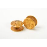 A PAIR OF LATE VICTORIAN 18CT GOLD DRESS STUDS, with engraved floral decoration, with 18ct gold