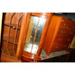 AN EDWARDIAN SATINWOOD CHEST OF FOUR LONG DRAWERS (key), together with two similar corner