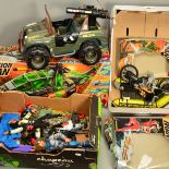A QUANTITY OF BOXED AND UNBOXED MODERN HASBRO ACTION MAN FIGURES, CLOTHING, ACCESSORIES AND