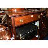 AN EDWARDIAN MAHOGANY SIDE TABLE with a single drawer on square tapering legs, width 72cm x depth