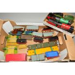 A QUANTITY OF O GAUGE MODEL RAILWAY ITEMS, to include 2 x type M1 clockwork locomotives, one with