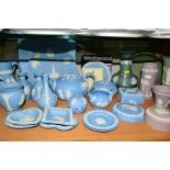 A QUANTITY OF WEDGWOOD JASPERWARES, to include lilac trinkets (5), green vases and bowl (3), light