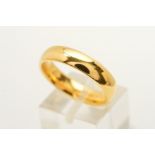 A MODERN 18CT YELLOW GOLD WEDDING BAND, D shaped cross section measuring approximately 5mm in width,