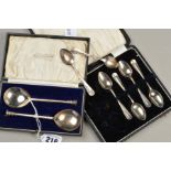 A CASED PAIR OF GEORGE V SILVER SEAL TOP SPOONS OF 17TH CENTURY STYLE, maker J Sidney Rambridge,